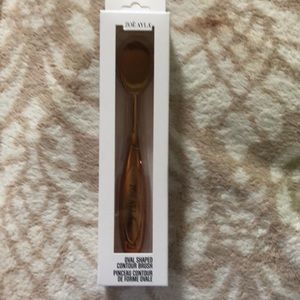 ZOE AYLA Oval shaped Contouring brush